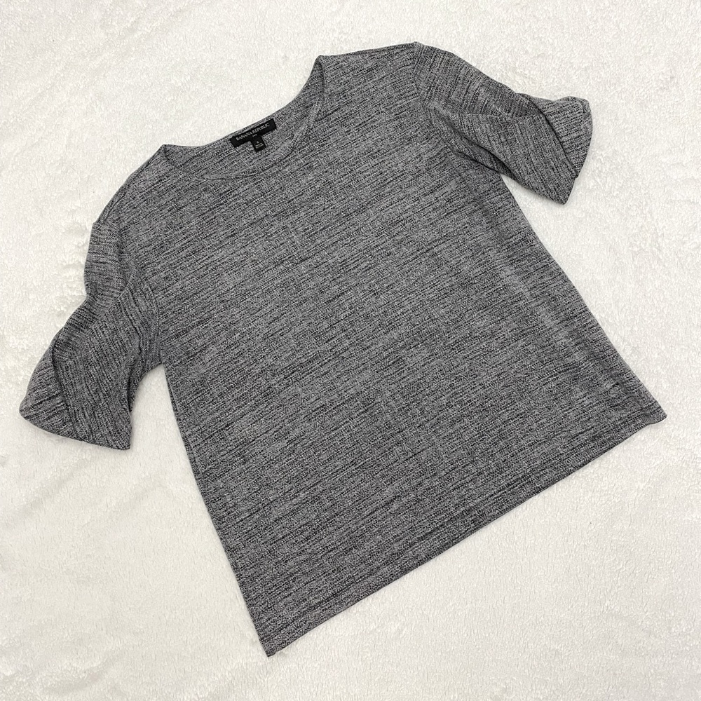 🌟FINAL SALE🌟 Banana Republic detailed sleeve top